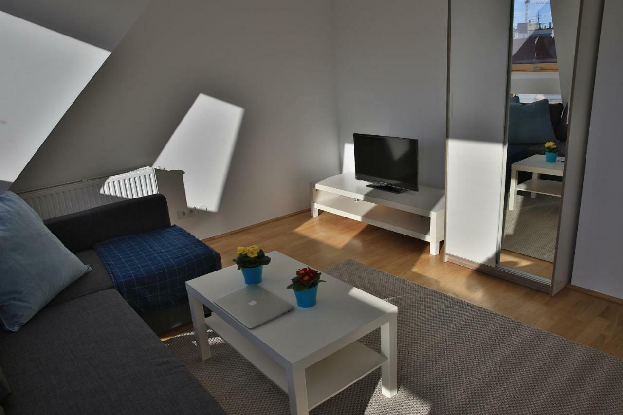 Apartamento Sunny Penthouse With Terrace. Great View! Dg2 Viena Exterior foto